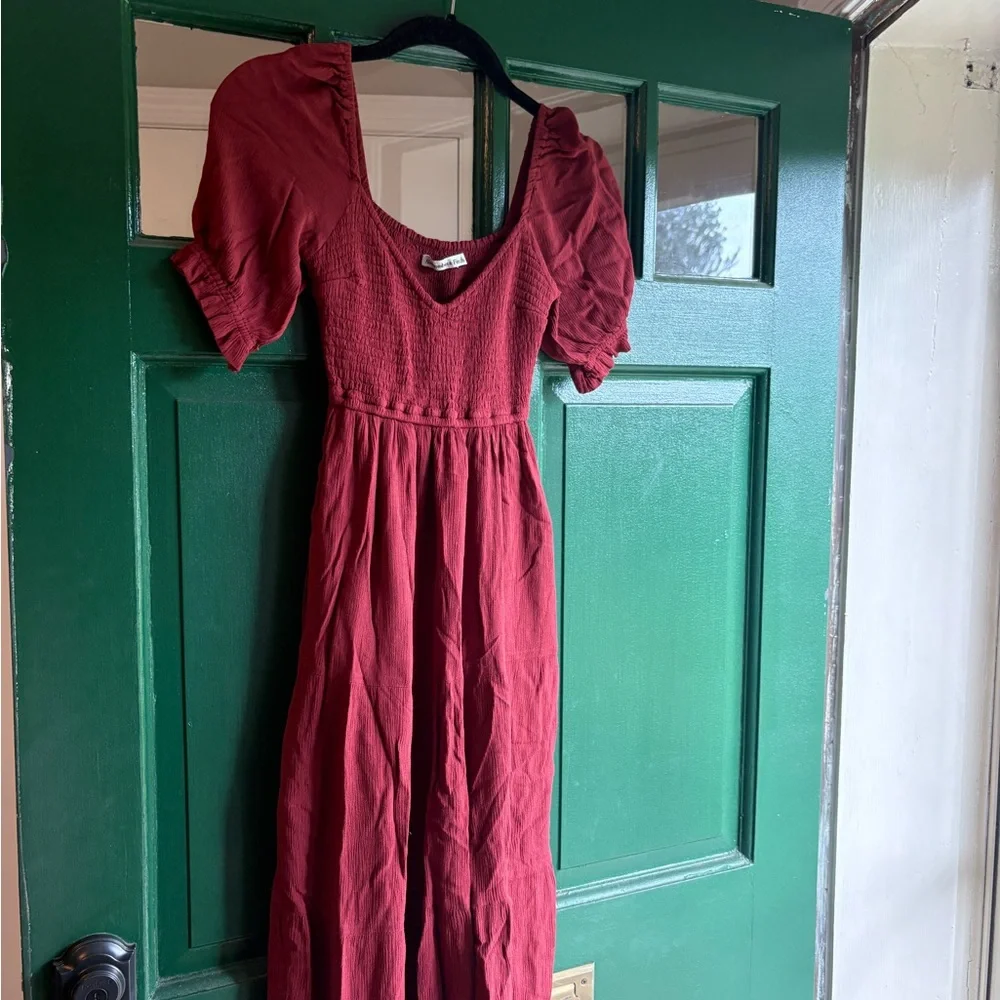 Abercrombie & Fitch Burgundy Puff Sleeve Smocked Midi Dress